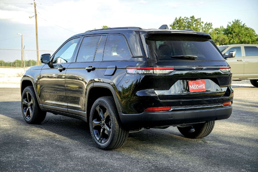 New Car 2025 Jeep Grand Cherokee  Altitude X For Sale Under $50,000 In Taylor, Texas