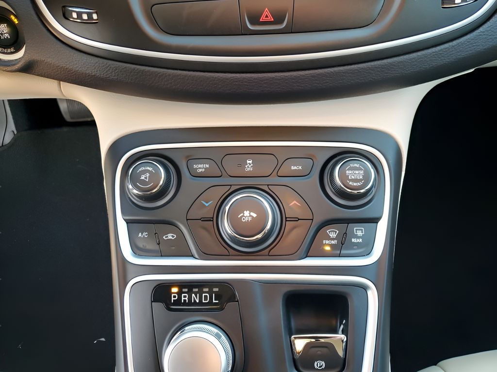 Used Car 2015 Chrysler 200  Limited For Sale Under $10,000 In Austin, Texas