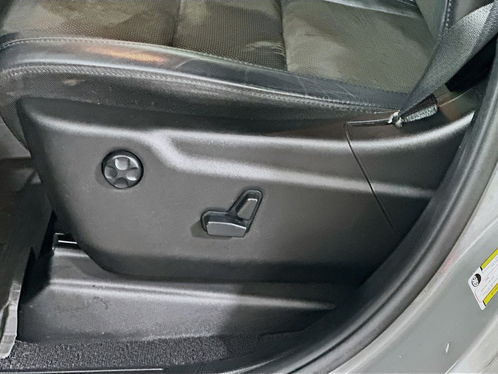 Used 2019 Gray Jeep Altitude image 23