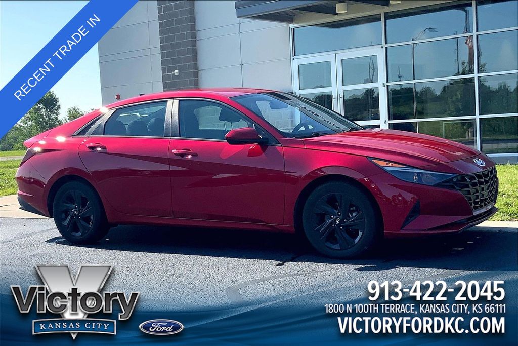 Calypso Red 2022 Hyundai Elantra Sedan Front-Wheel Drive Continuously Variable Transmission