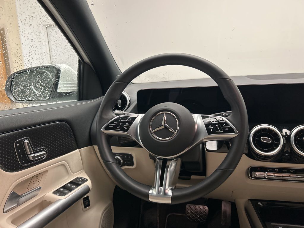 Thumbnail: 2025 Mercedes-Benz GLA - 24