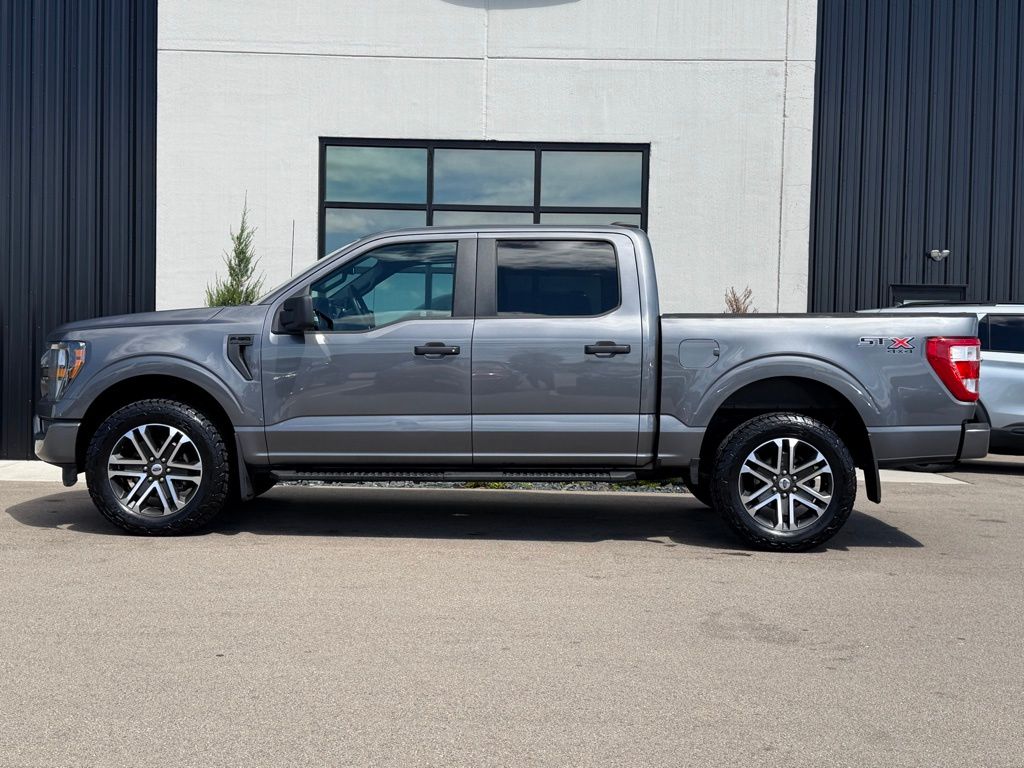 View vehicle photo 2
