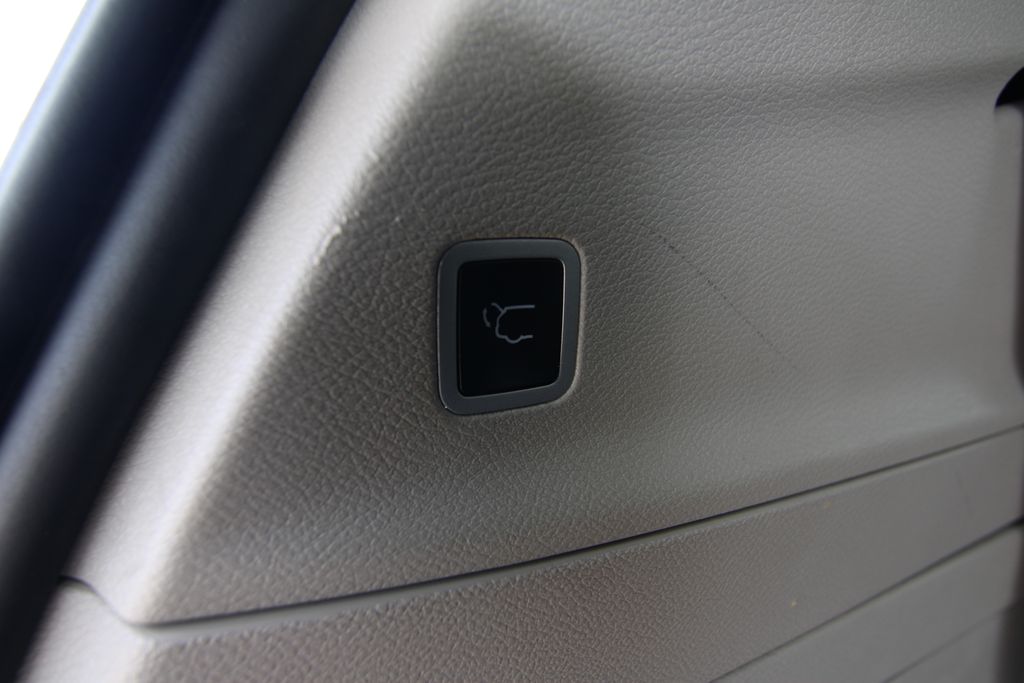 Used 2023 Chrysler Pacifica Hybrid Van