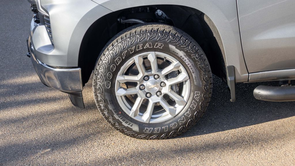 Used 2023 Chevrolet Silverado 1500 LT 4D Crew Cab