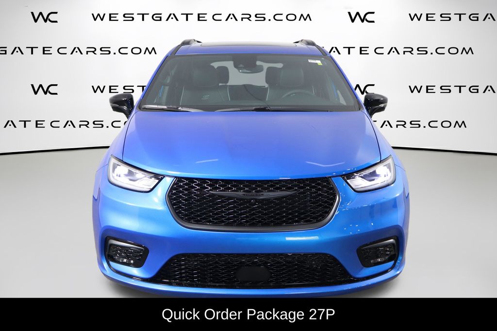 View vehicle photo 2
