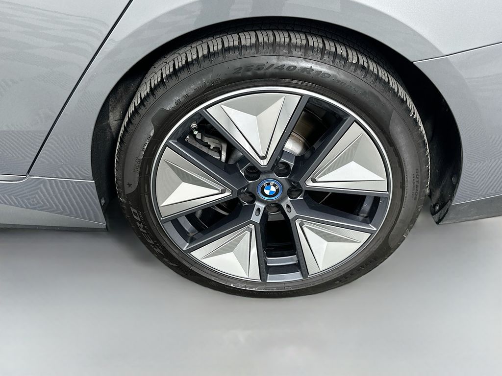 2024 BMW i4 eDrive35 31