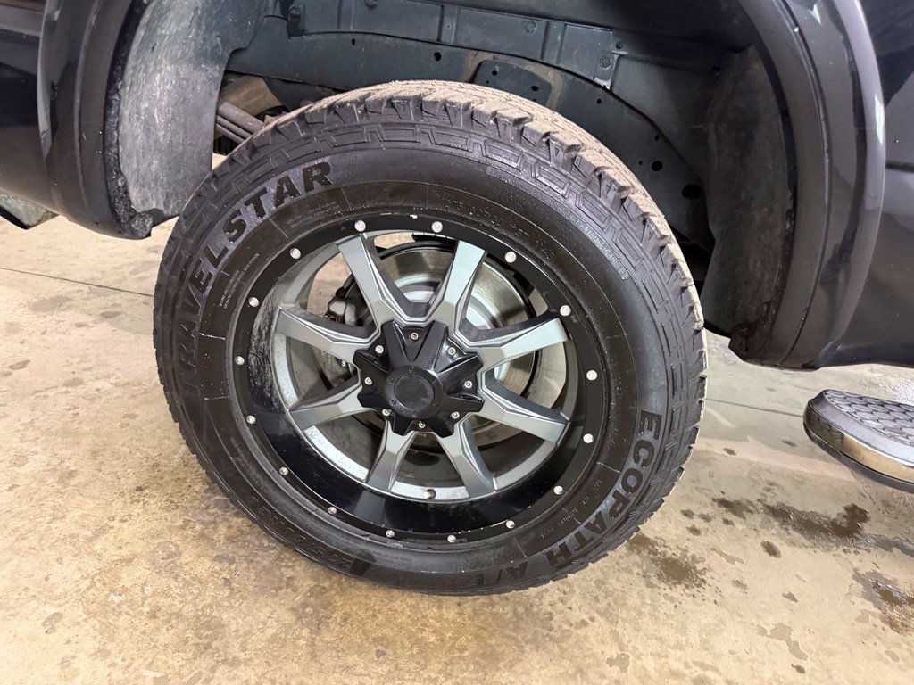 2017 Nissan Titan SL - Photo 25