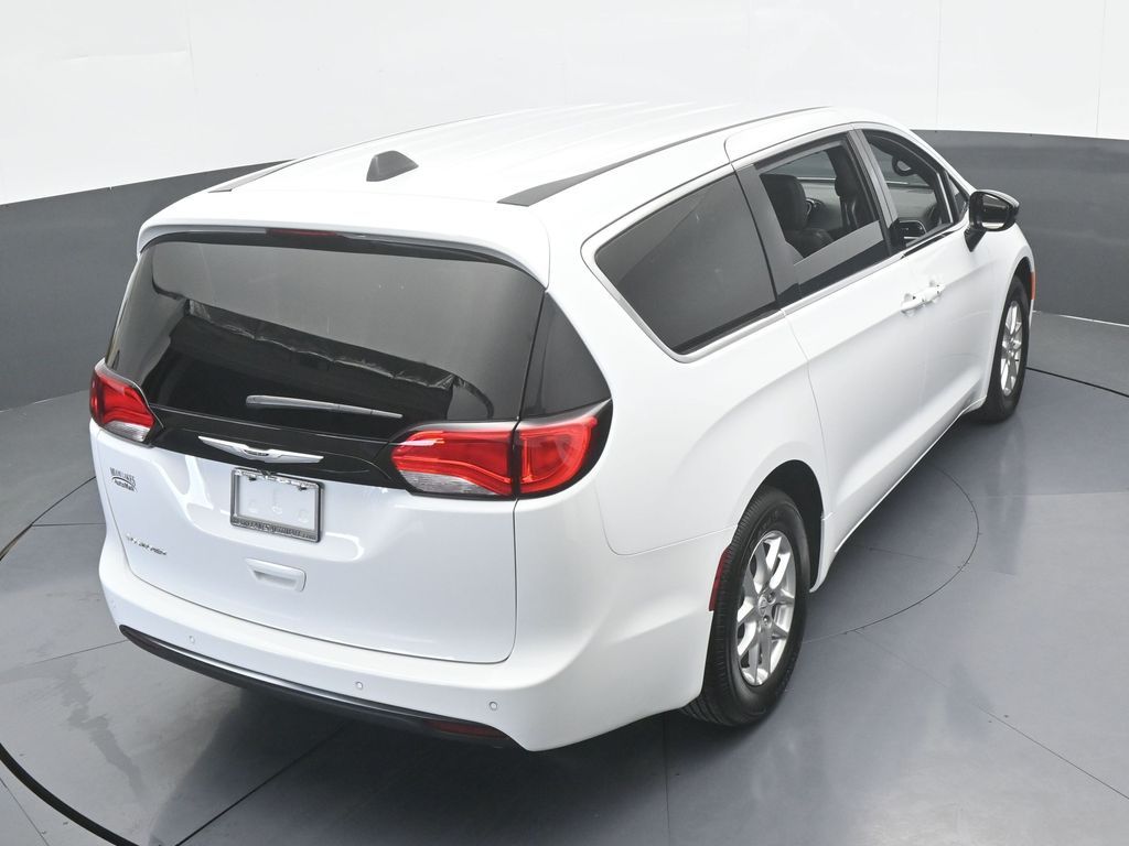 Used 2026 Bright White Clearcoat Chrysler LX image 48