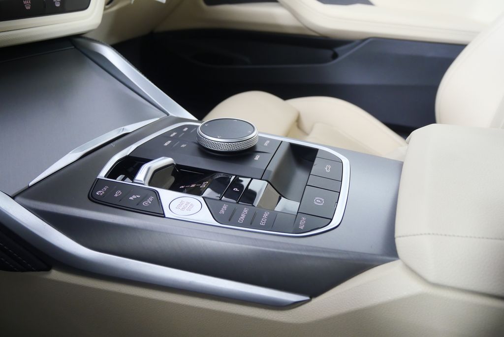 Thumbnail: 2025 BMW 4 Series - 24