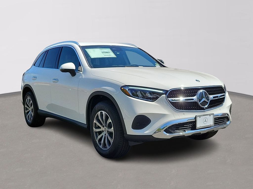 2025 Mercedes-Benz GLC 300 2