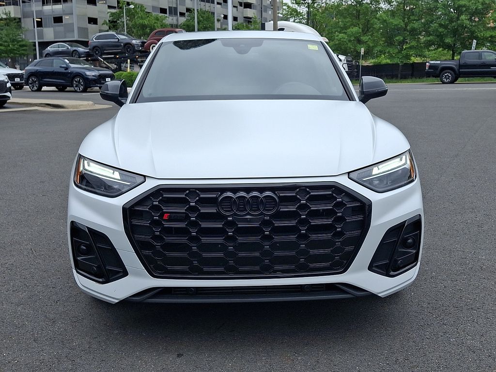 Thumbnail: 2024 Audi SQ5 - 2