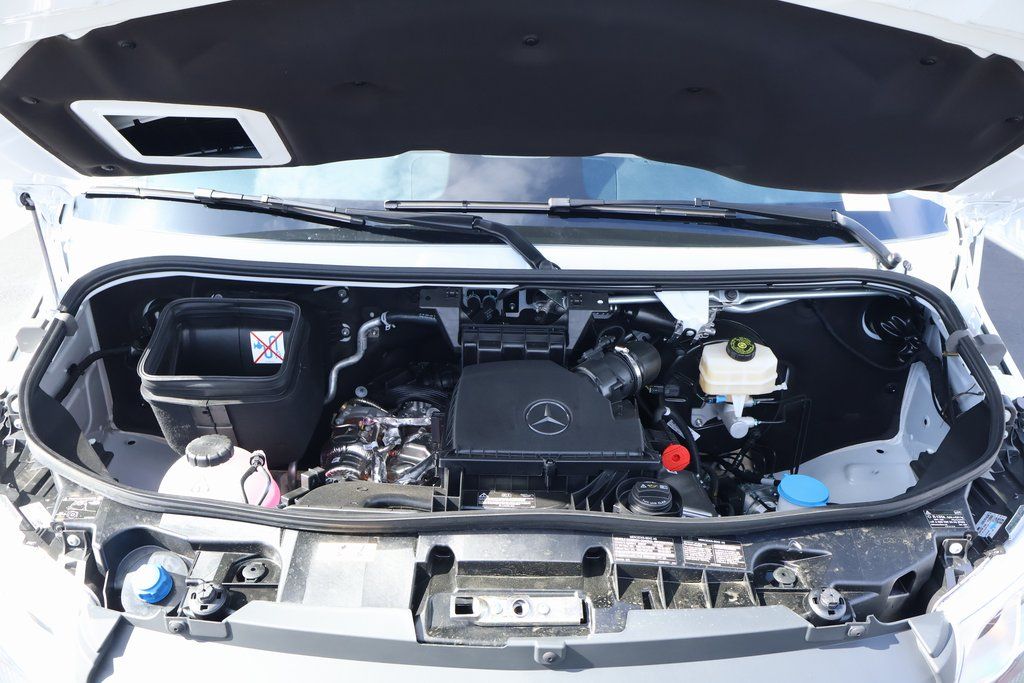 2025 Mercedes-Benz Sprinter 3500 9