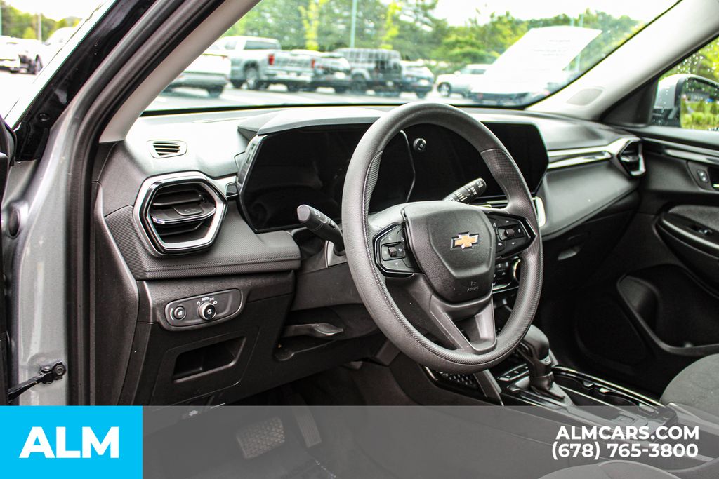 Used 2025 Gray Chevrolet LT image 21