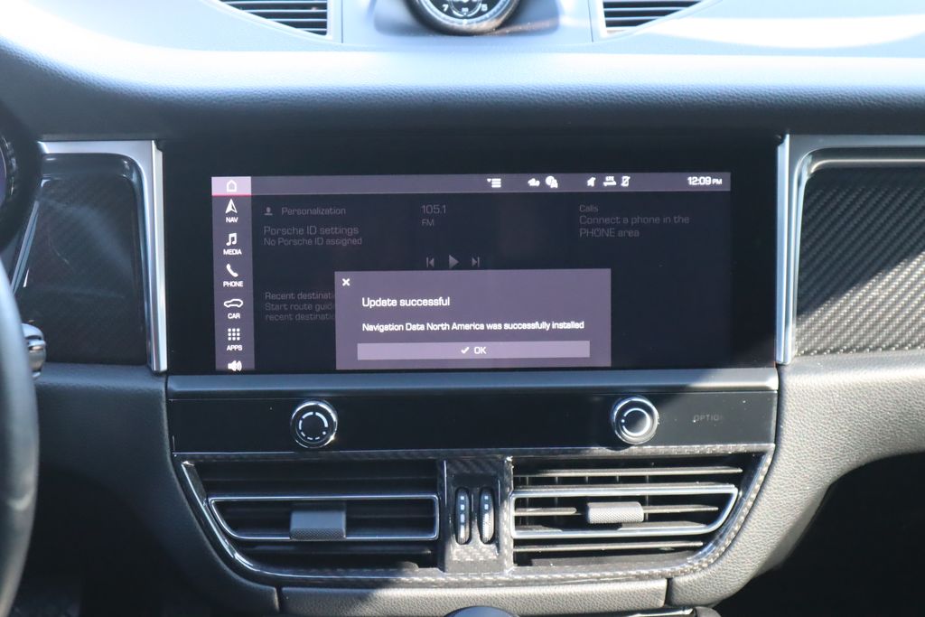 Thumbnail: 2024 Porsche Macan - 13