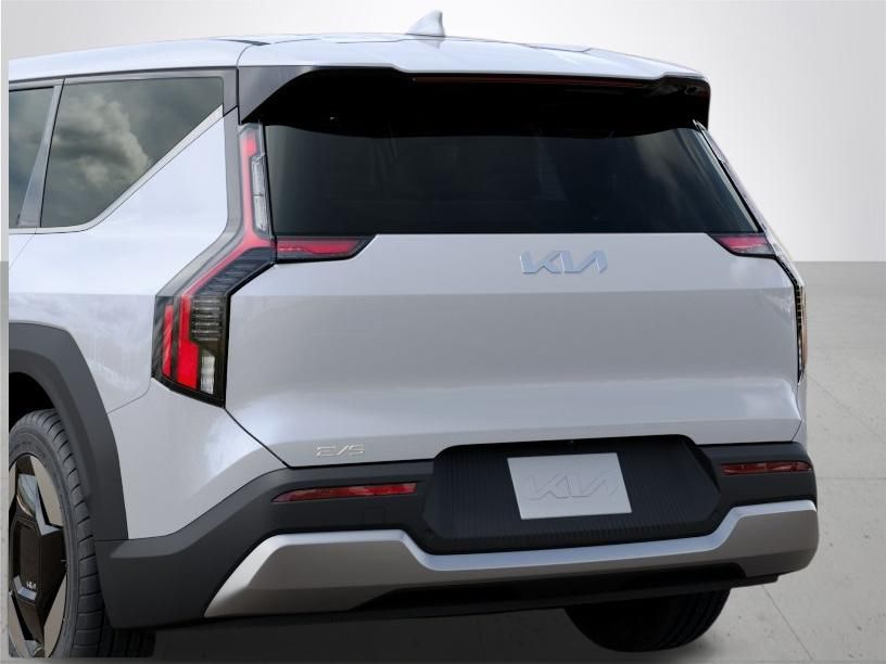 2026 Kia EV9 Light Long Range