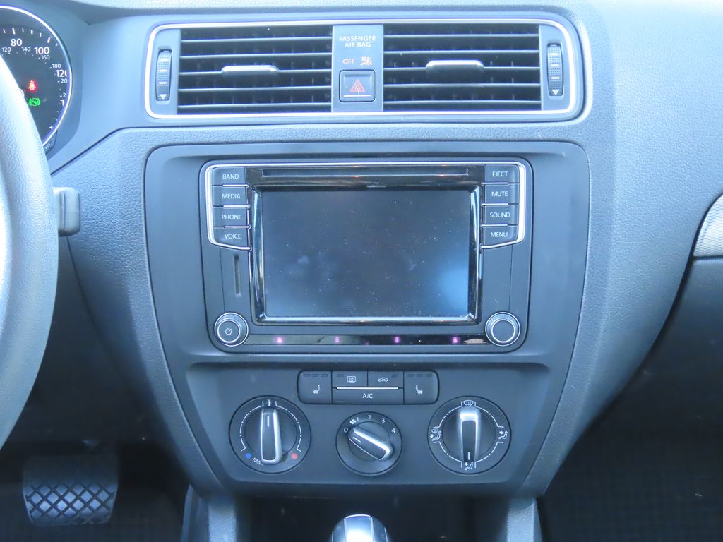 Thumbnail: 2016 Volkswagen Jetta - 8