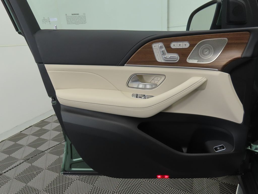 Thumbnail: 2026 Mercedes-Benz GLE - 24