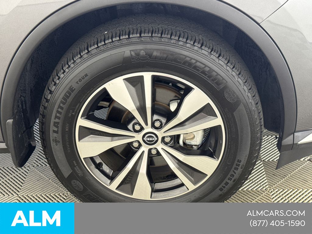 Used 2023 Gray Nissan SV image 15