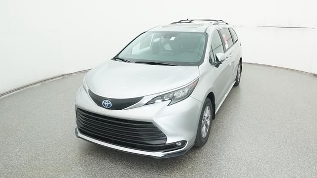 2025 Toyota Sienna XLE -
                Duluth, GA