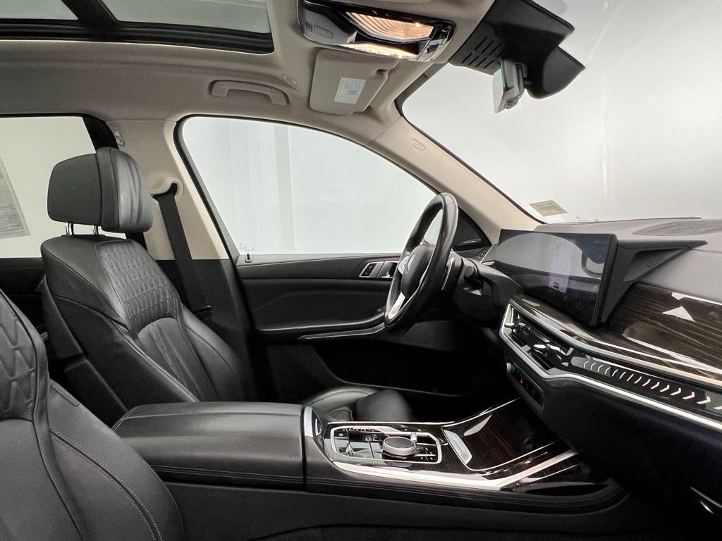Thumbnail: 2023 BMW X7 - 6