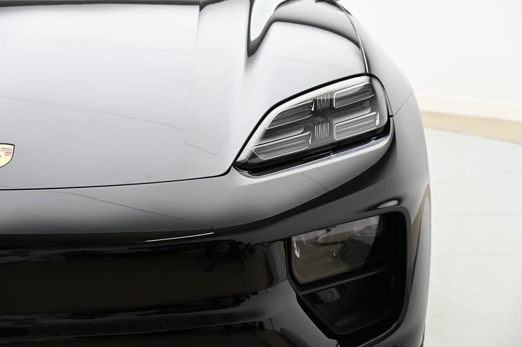 Thumbnail: 2025 Porsche Macan - 10