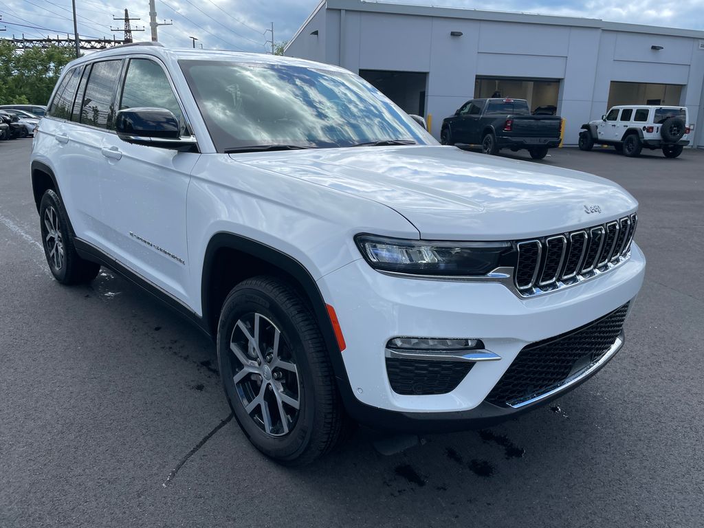 Bright White Clearcoat 2024 Jeep Grand Cherokee Limited 4WD SUV / Crossover Four-Wheel Drive Automatic