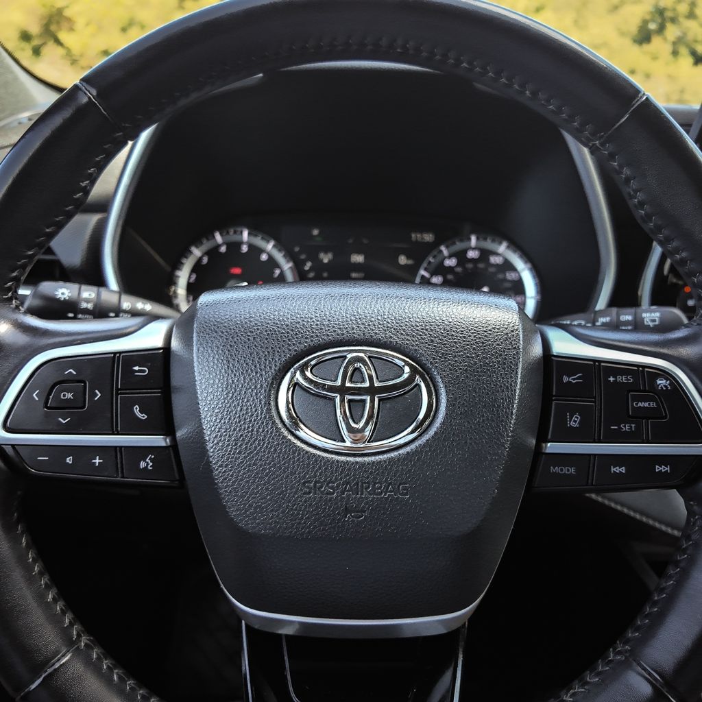 2022 Toyota Highlander XSE - Photo 10