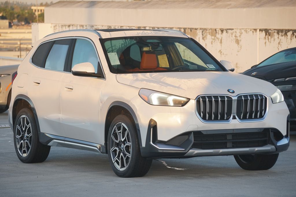 Thumbnail: 2026 BMW X1 - 3