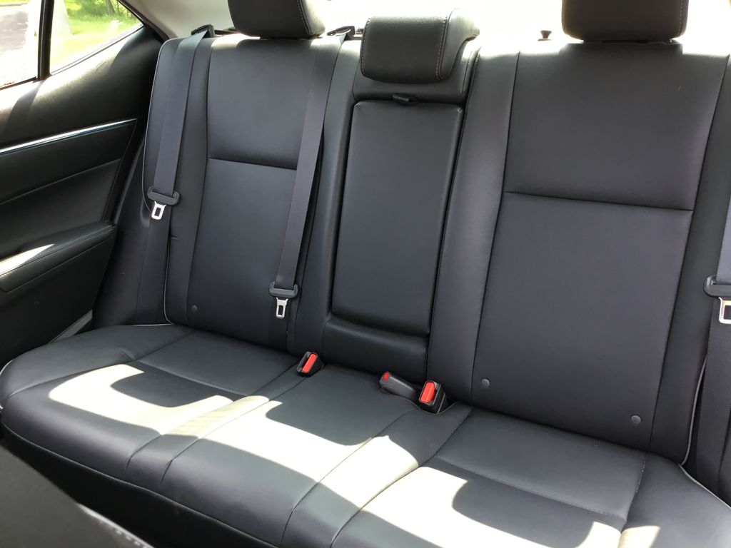 2016 Toyota Corolla LE Premium 9
