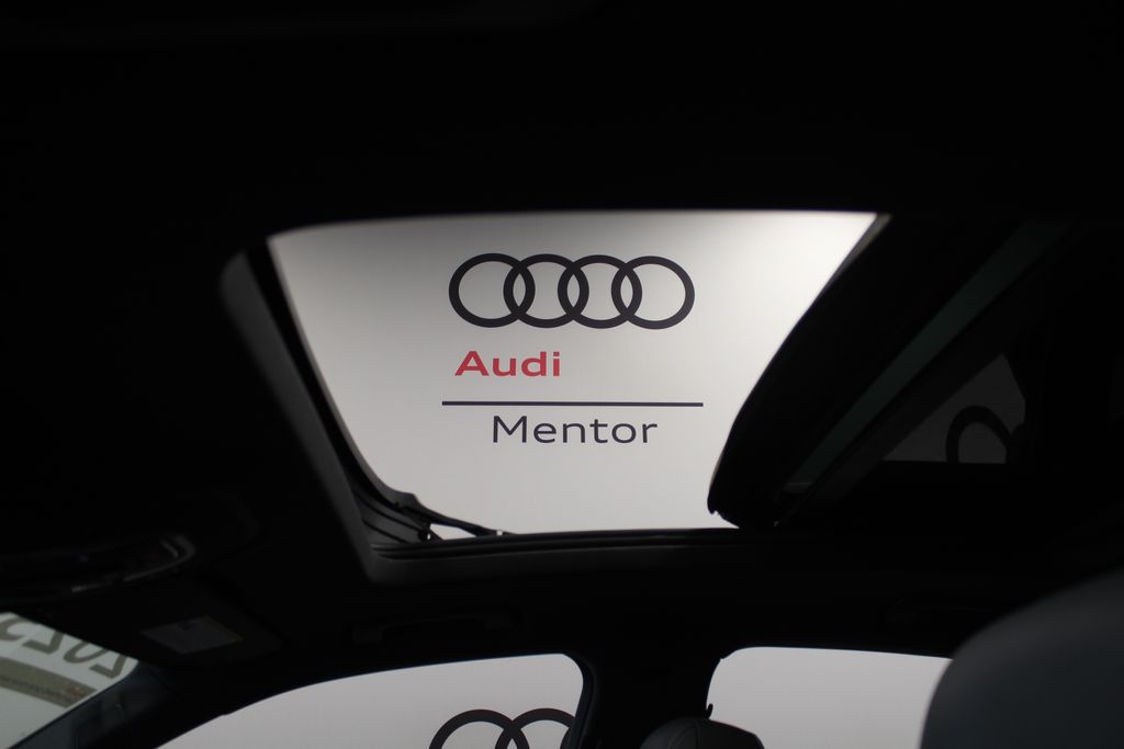 Thumbnail: 2023 Audi SQ5 - 13