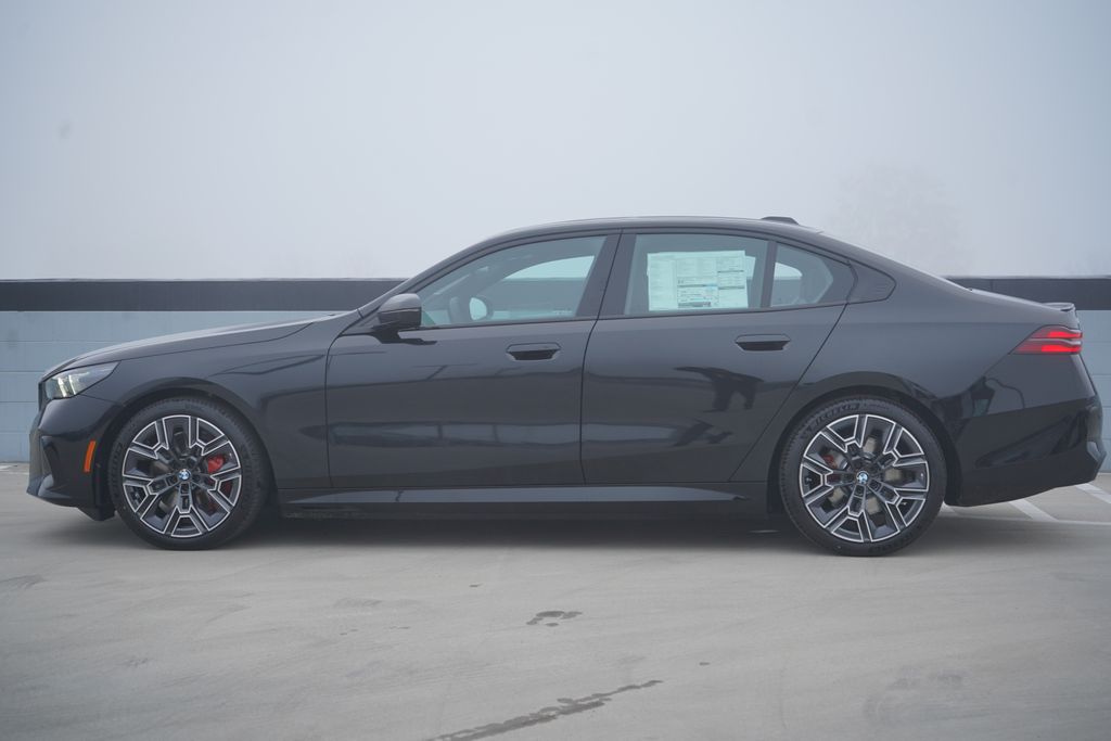 Thumbnail: 2026 BMW i5 - 4