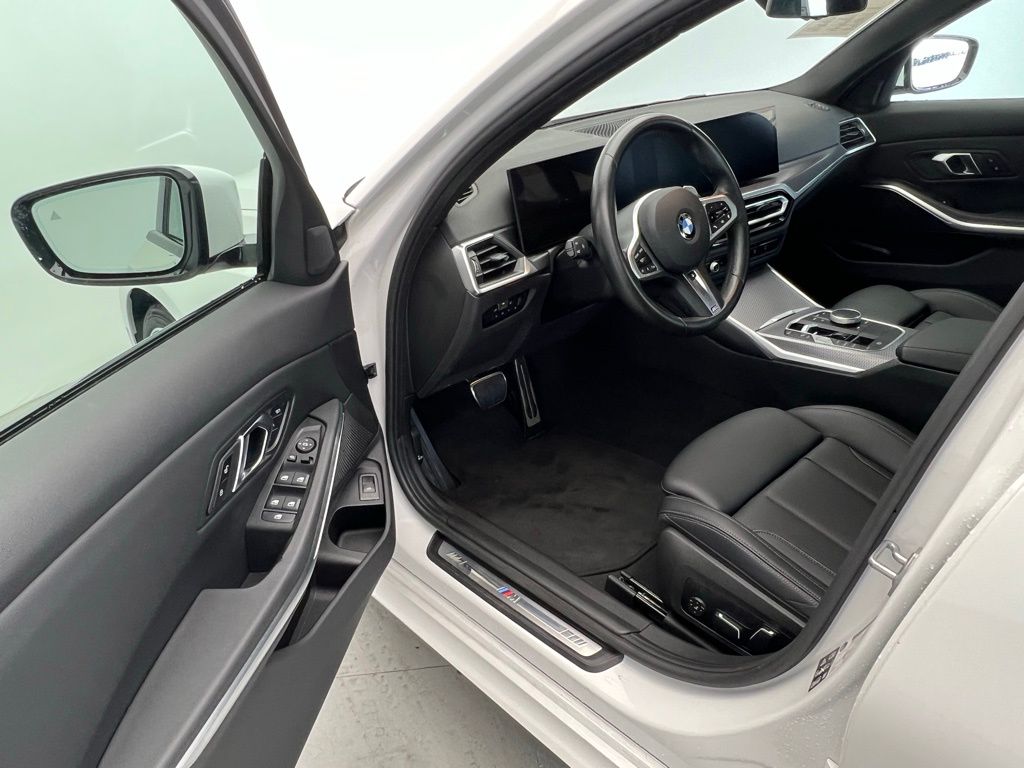 2024 BMW 3 Series 330i xDrive 23