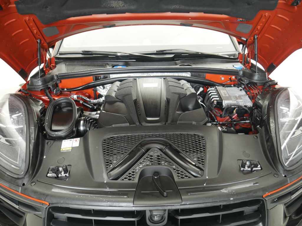 Thumbnail: 2023 Porsche Macan - 12