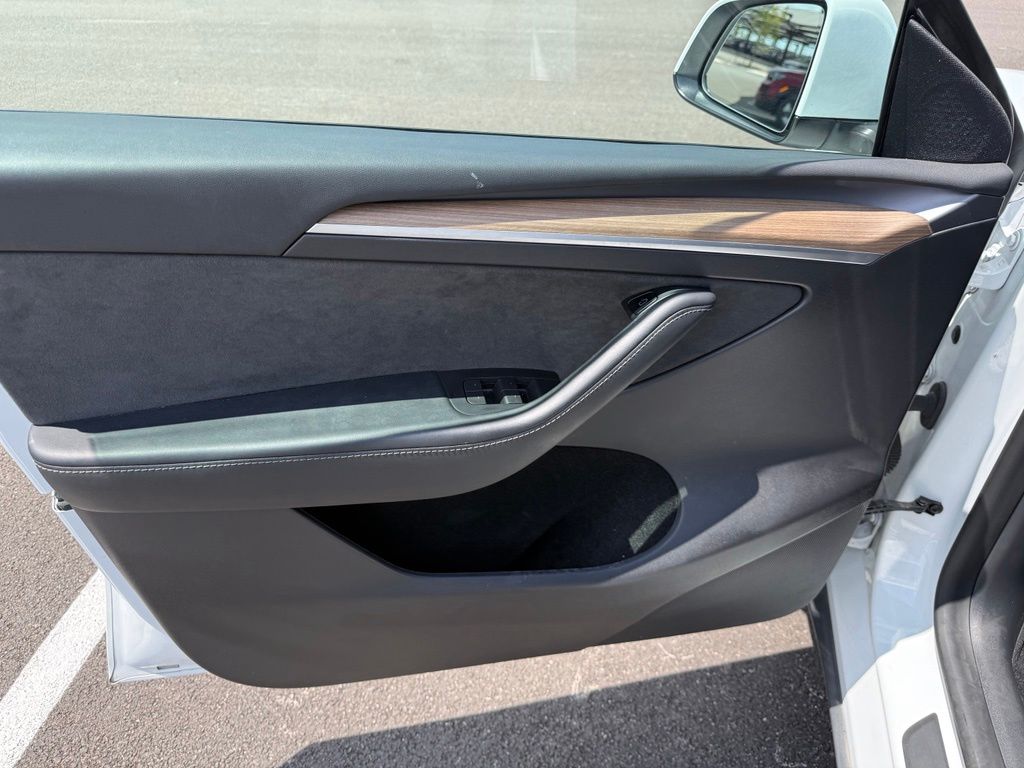 Thumbnail: 2023 Tesla Model Y - 11