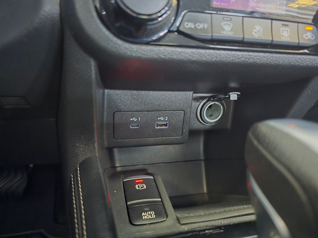 Thumbnail: 2021 Nissan Kicks - 24