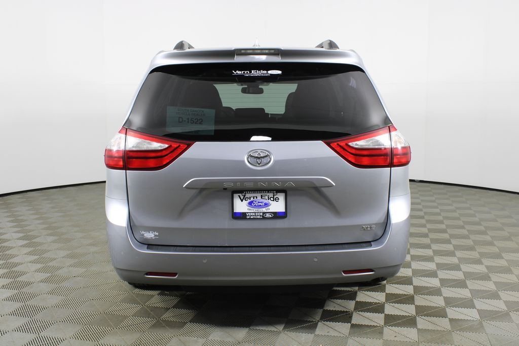 Used 2018 Toyota Sienna for sale in 