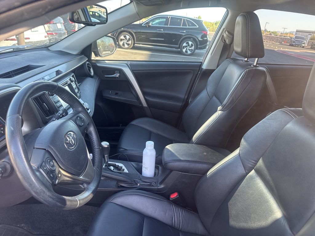 Thumbnail: 2015 Toyota RAV4 - 3