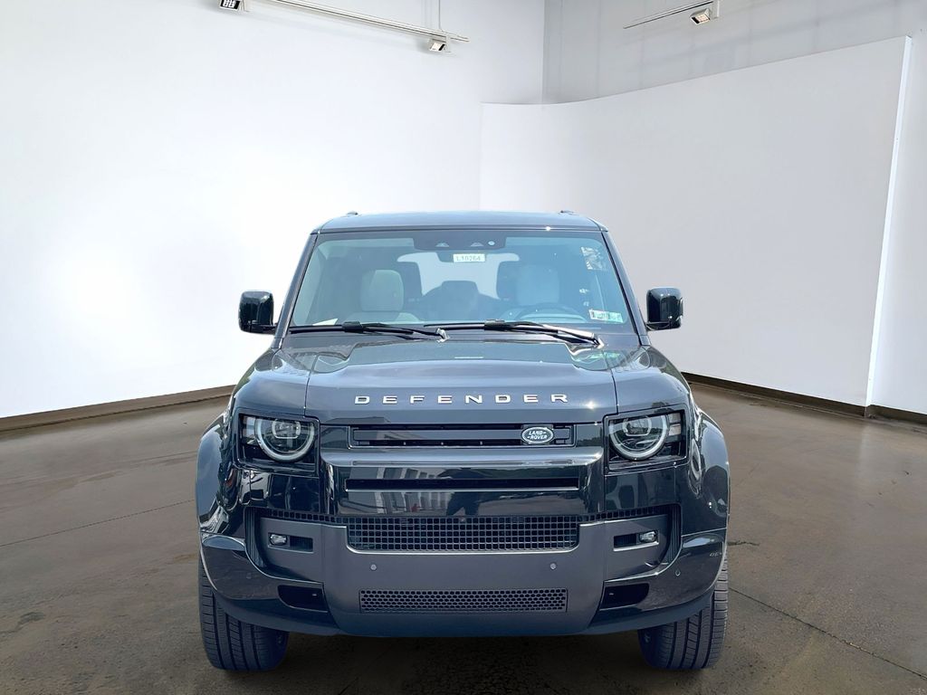 New 2026 Black Land Rover X-Dynamic SE image 2