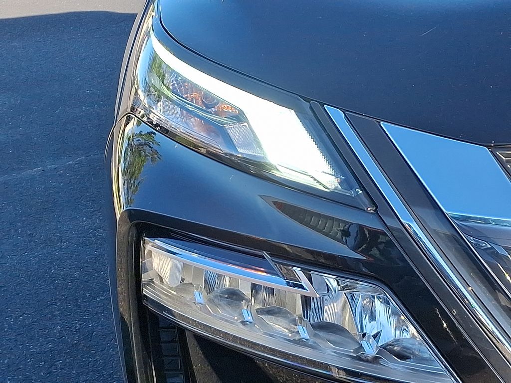 Thumbnail: 2023 Nissan Rogue - 9