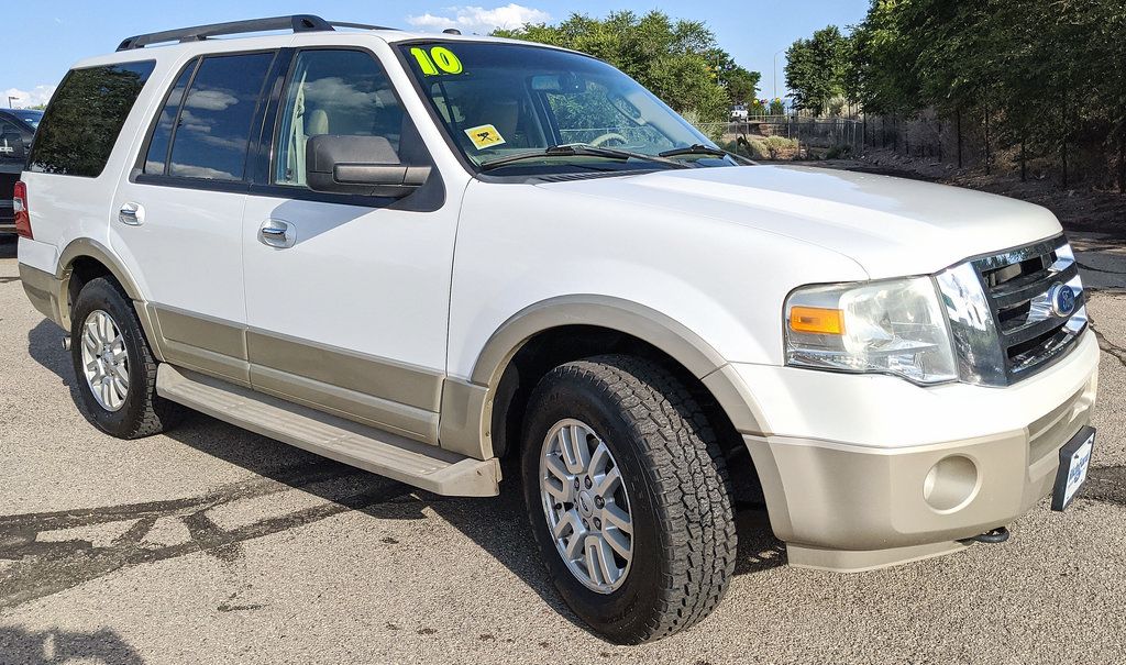 White 2010 Ford Expedition SUV / Crossover Four-Wheel Drive 6-Speed Automatic