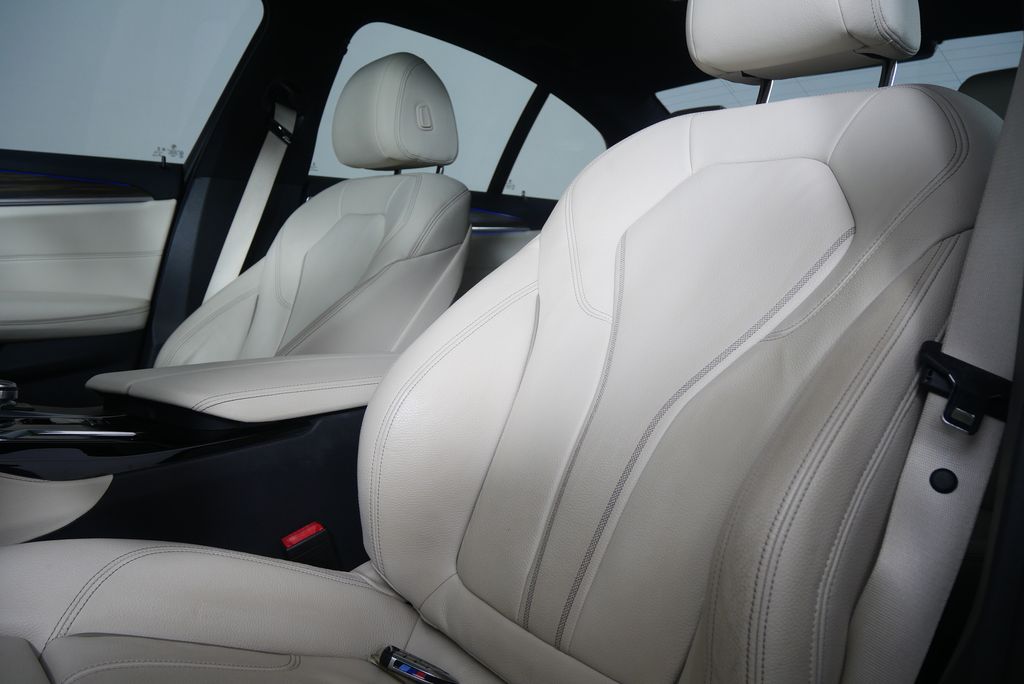 Thumbnail: 2023 BMW 5 Series - 12