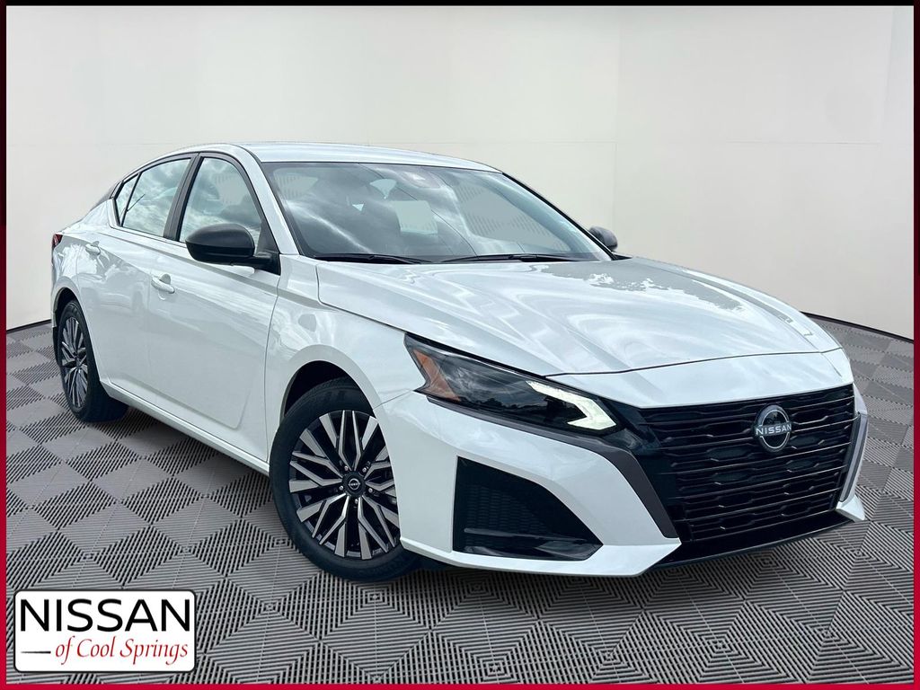 Pearl White 2026 Nissan Altima Sedan Front-Wheel Drive Continuously Variable Transmission