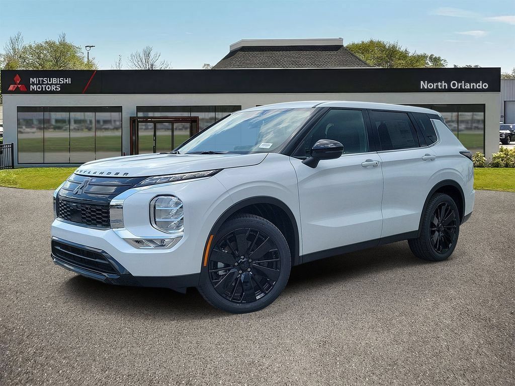 2026 Mitsubishi Outlander LE