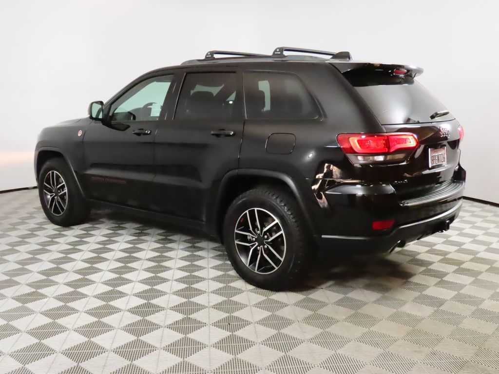 Thumbnail: 2020 Jeep Grand Cherokee - 3