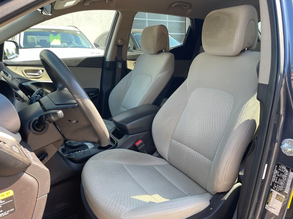 Used 2017 Marlin Blue Hyundai 2.4 Base image 9