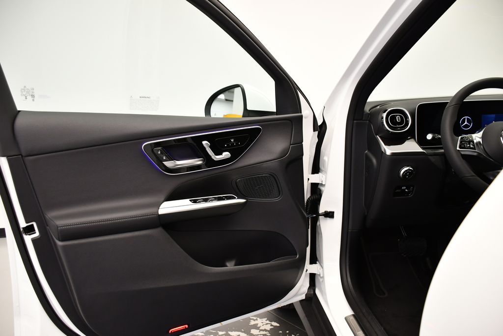 Thumbnail: 2026 Mercedes-Benz GLC - 31