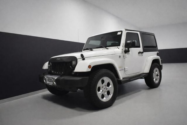 Bright White Clearcoat 2015 Jeep Wrangler Sahara 4WD SUV / Crossover Four-Wheel Drive 5-Speed Automatic