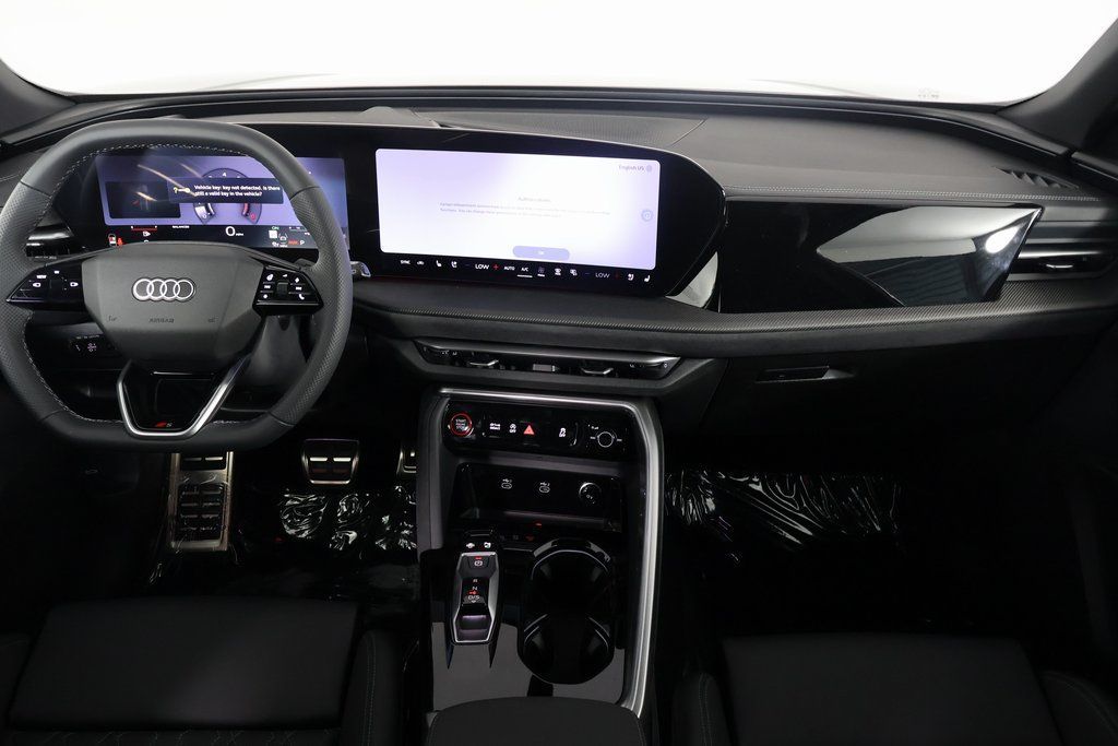 Thumbnail: 2026 Audi SQ5 - 4
