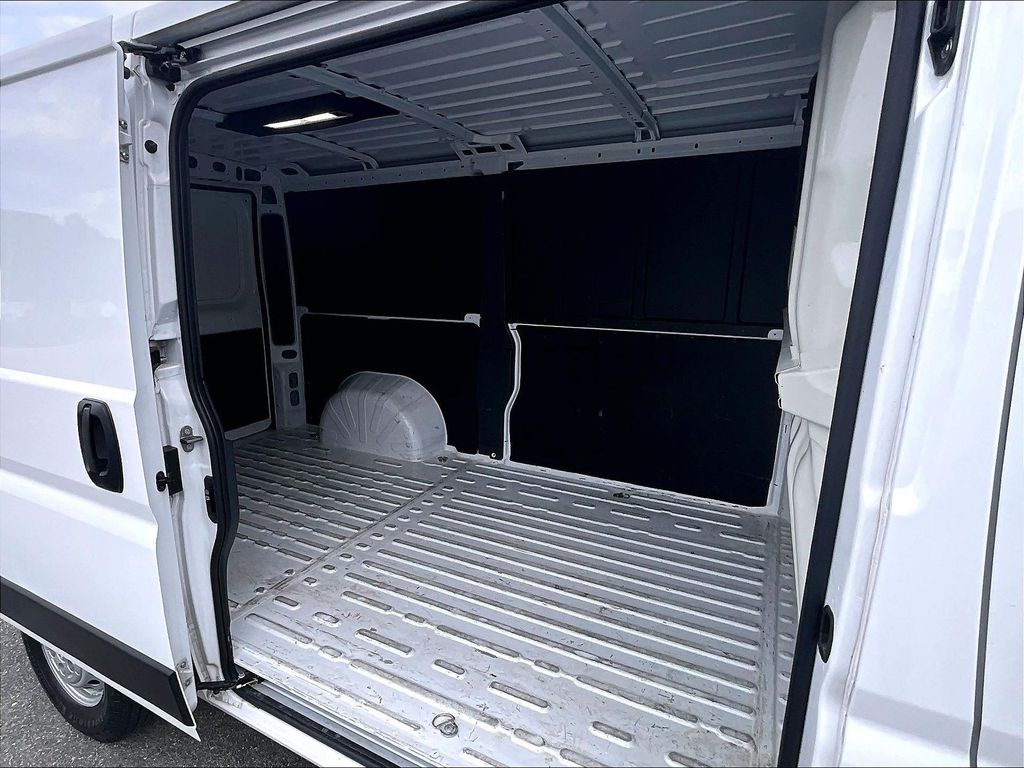 2025 Ram ProMaster 2500 — photo 16