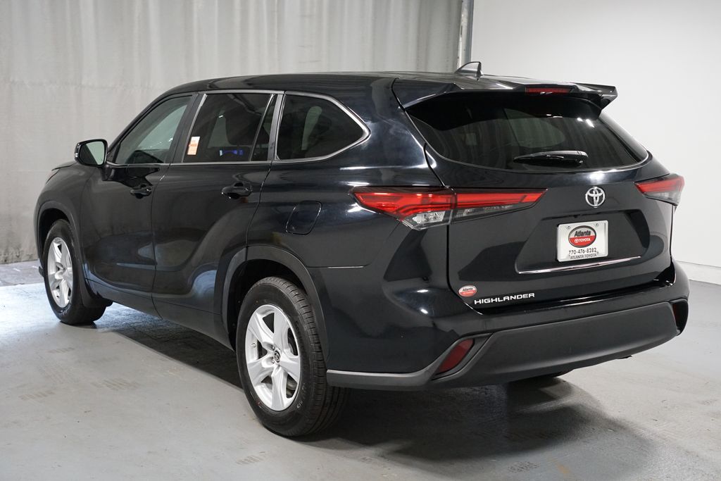 Thumbnail: 2023 Toyota Highlander - 6